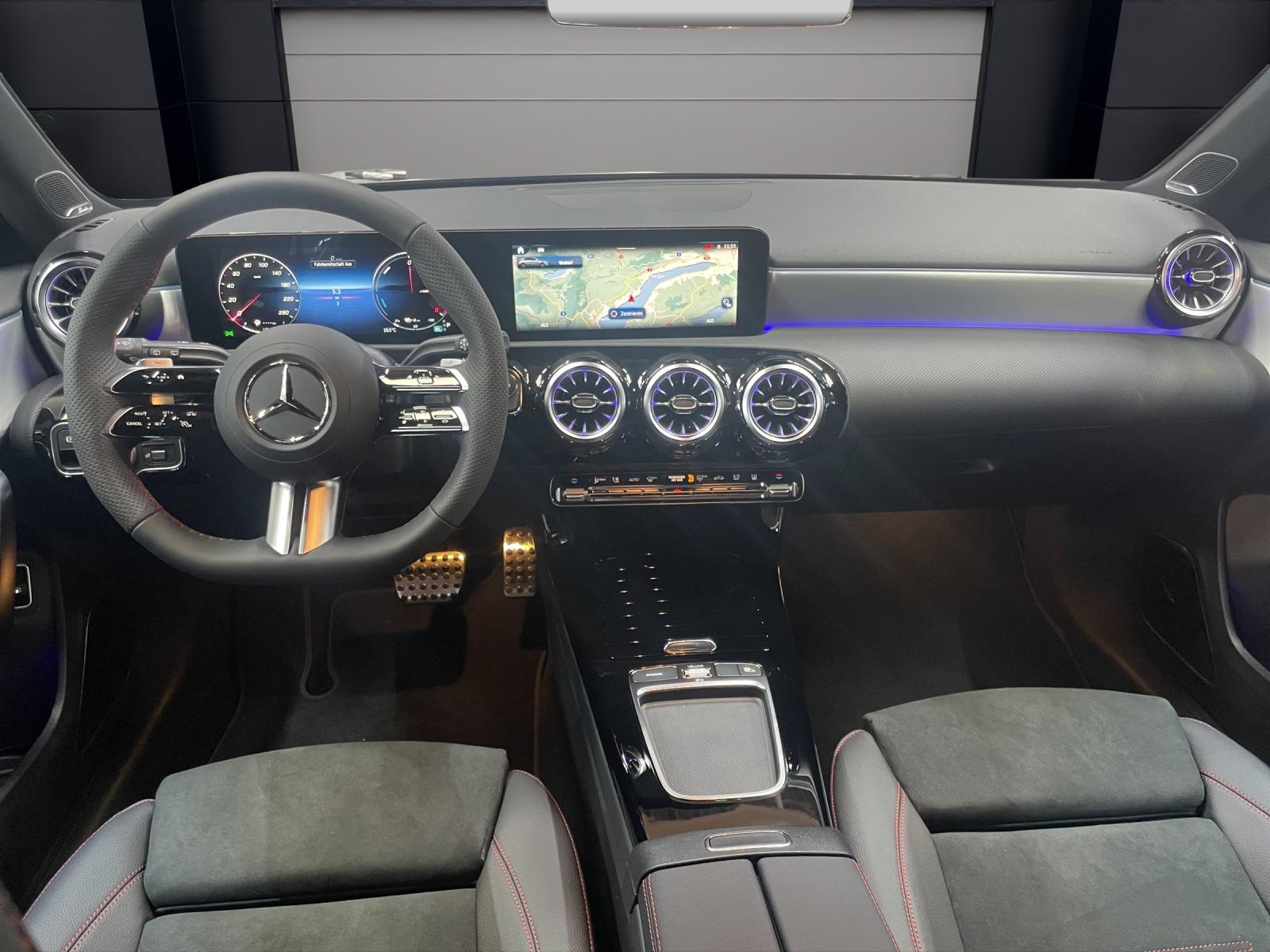 MERCEDES-BENZ A 250 e EQ Star AMG Line-image-4