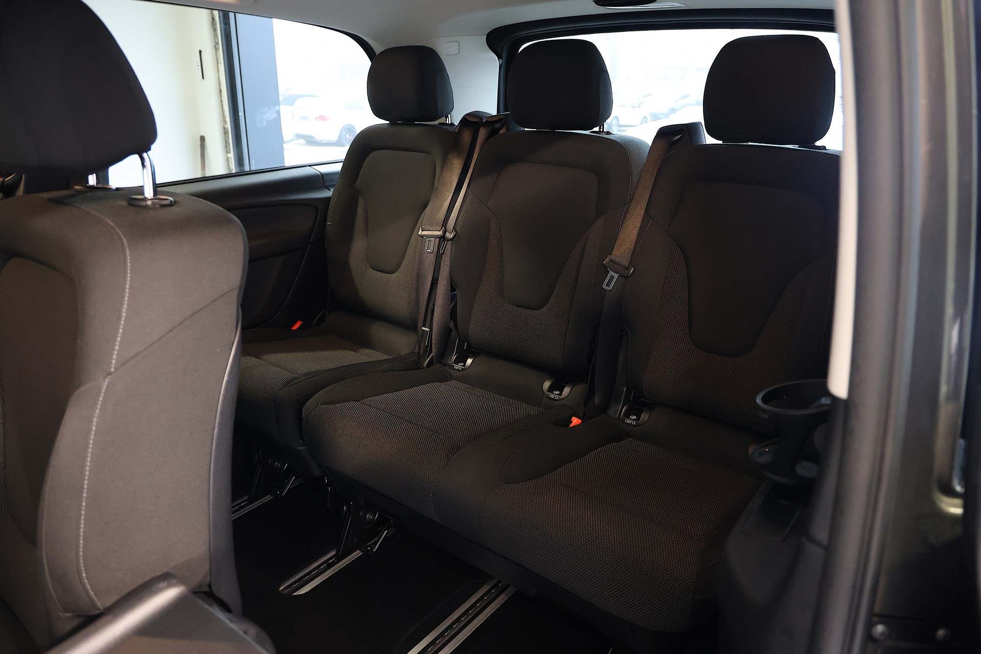 MERCEDES-BENZ V 250 d lang 4Matic 7G-Tronic-image-14