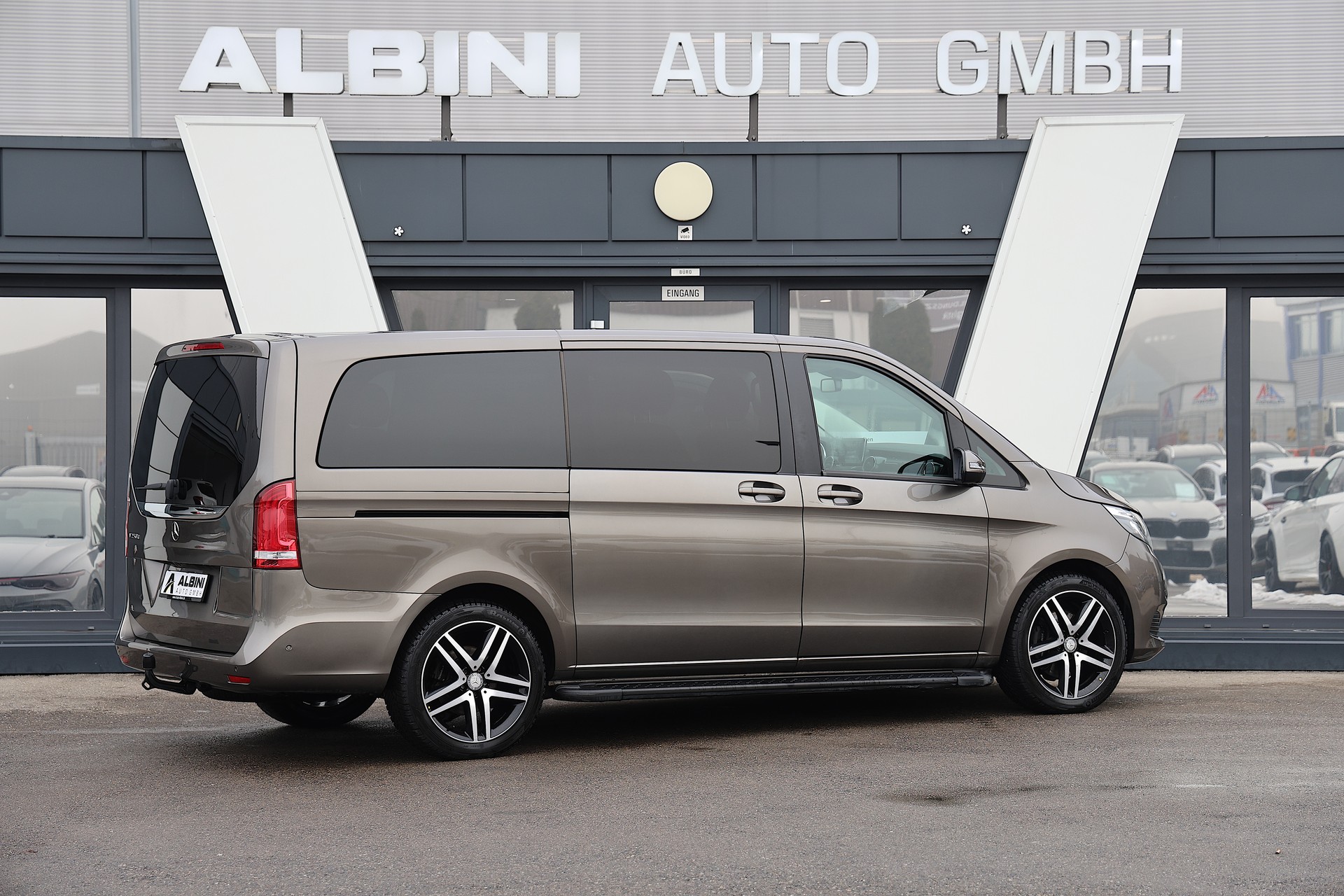 MERCEDES-BENZ V 250 d lang 4Matic 7G-Tronic-image-2