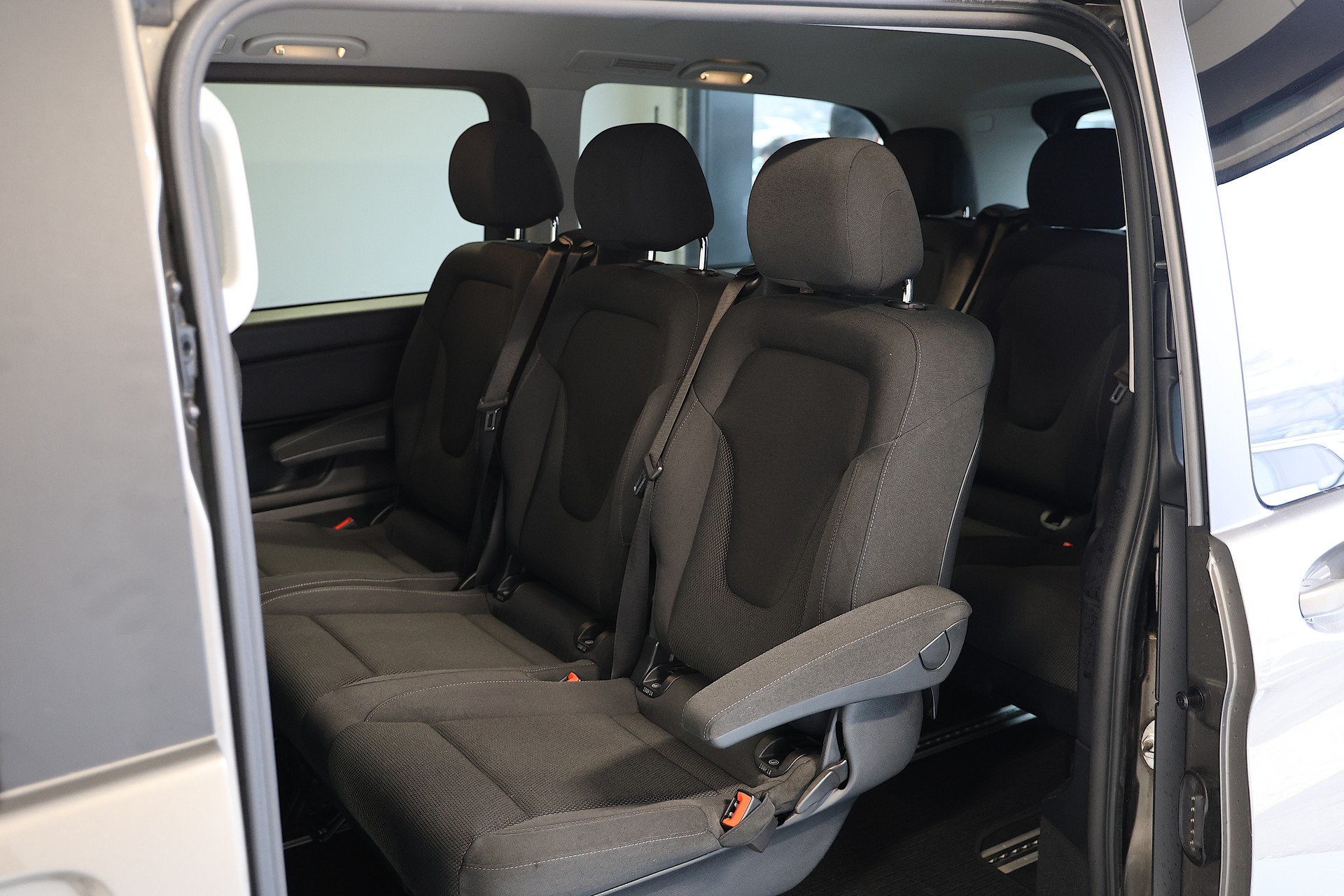 MERCEDES-BENZ V 250 d lang 4Matic 7G-Tronic-image-13