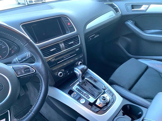 AUDI Q5 2.0 TFSI quattro T-Tronic-image-4