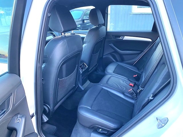 AUDI Q5 2.0 TFSI quattro T-Tronic-image-10