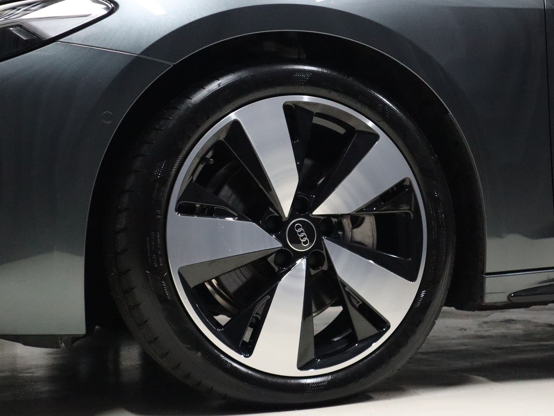 AUDI A5 Avant 2.0 TFSI S tronic S Line Edition - Navi - MMI Beifahrerdisplay - Matrix LED - Keyless - 360° Kamera - 204 PS-image-7