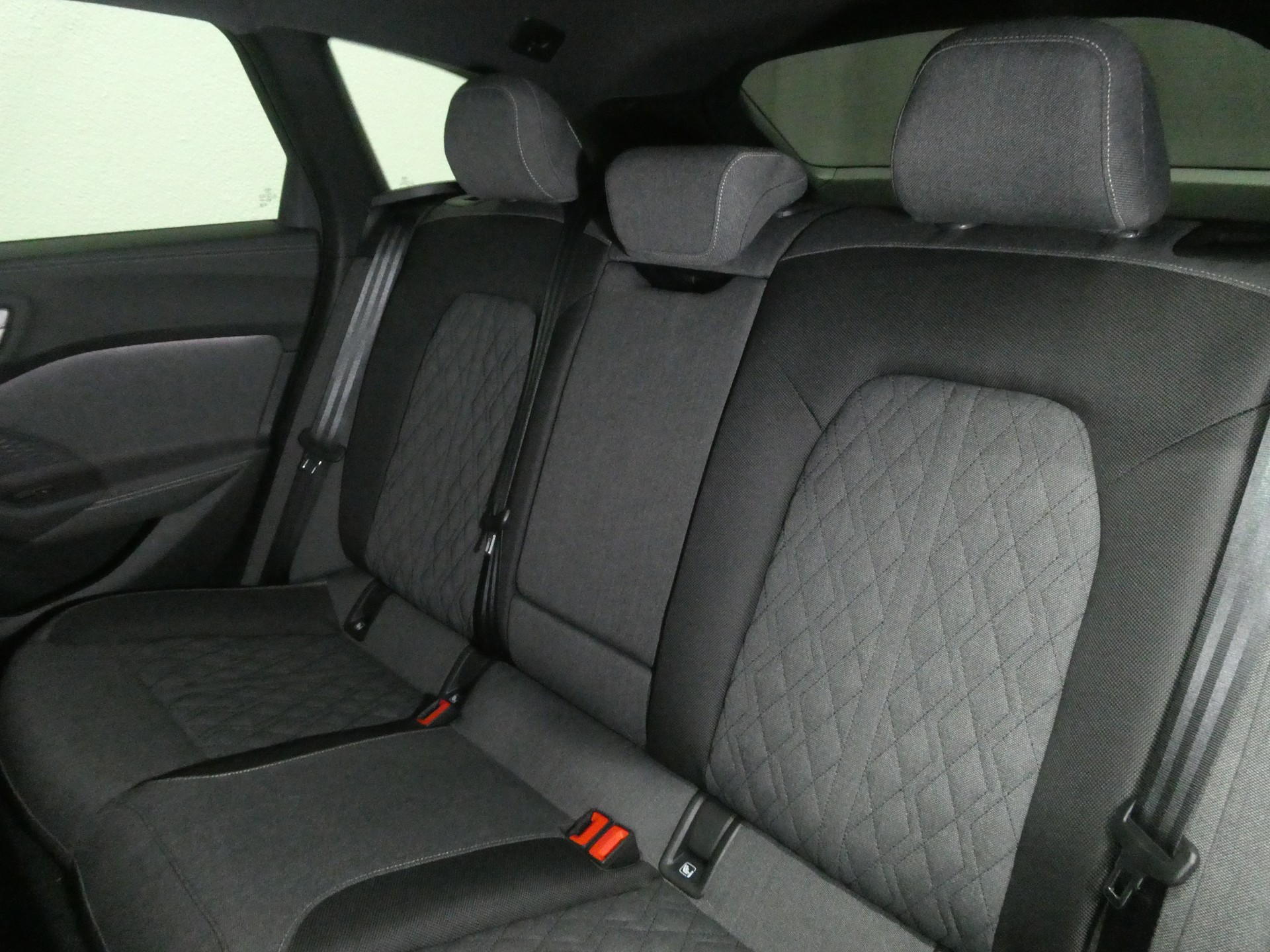 AUDI A5 Avant 2.0 TFSI S tronic S Line Edition - Navi - MMI Beifahrerdisplay - Matrix LED - Keyless - 360° Kamera - 204 PS-image-11