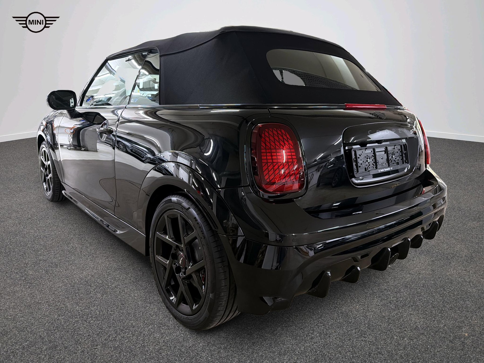 MINI John Cooper Works Cabrio-image-4