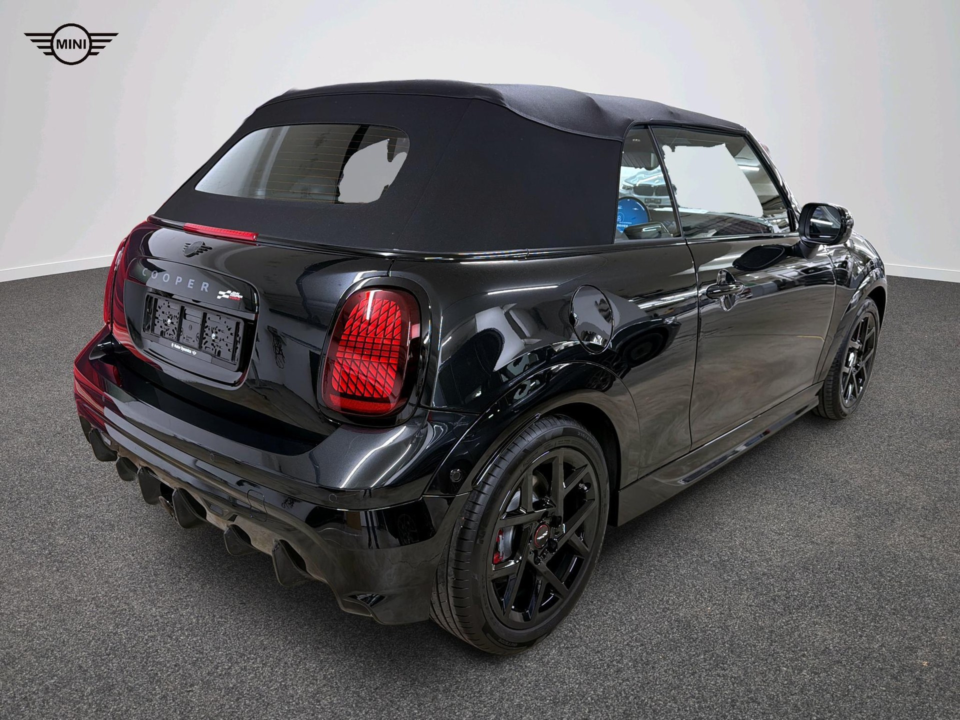 MINI John Cooper Works Cabrio-image-3