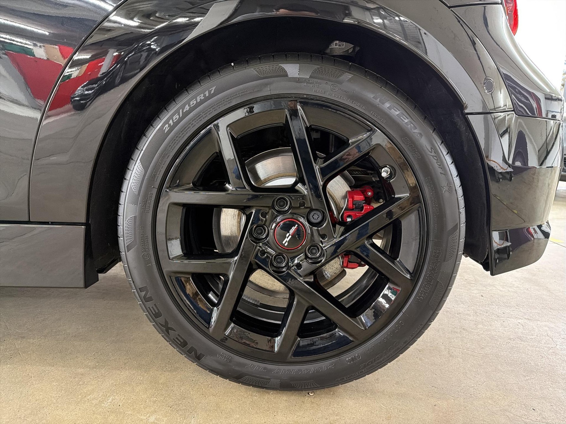 MINI John Cooper Works Cabrio-image-6