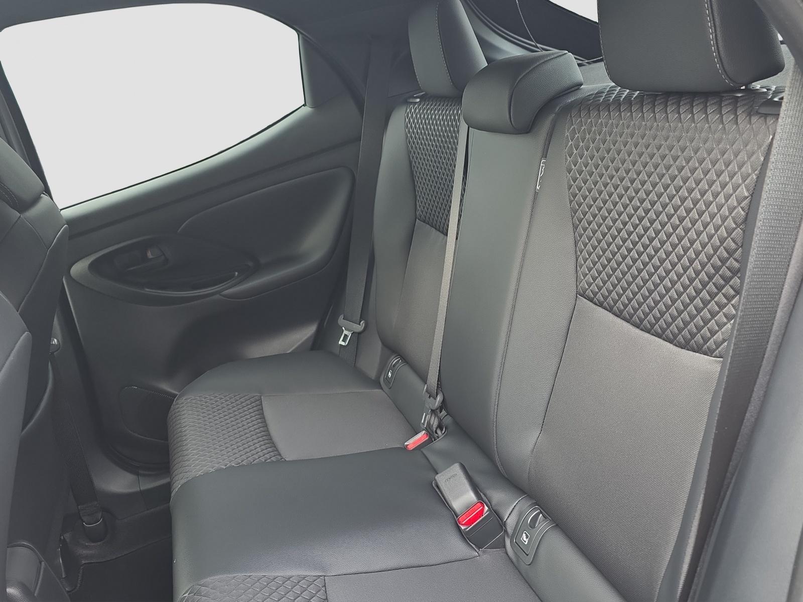 TOYOTA Yaris 1.5 VVT-i HSD Premium-image-10