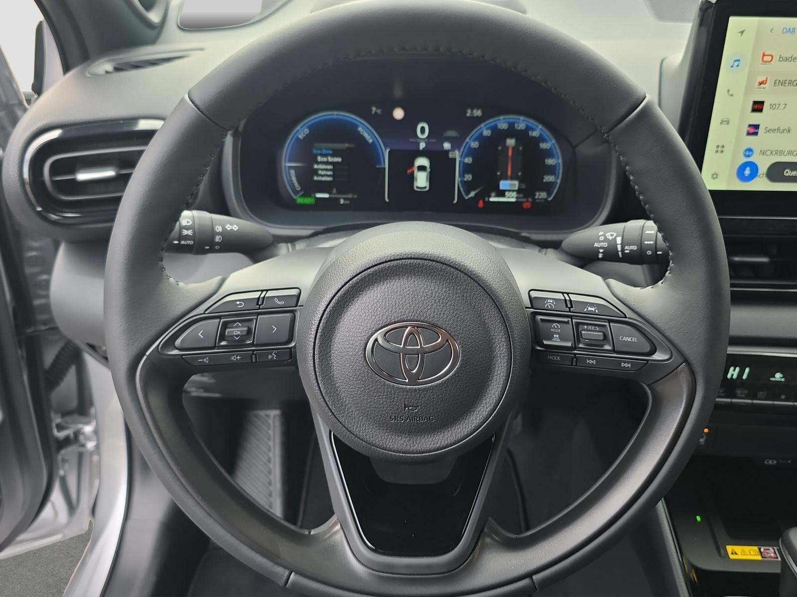 TOYOTA Yaris 1.5 VVT-i HSD Premium-image-13