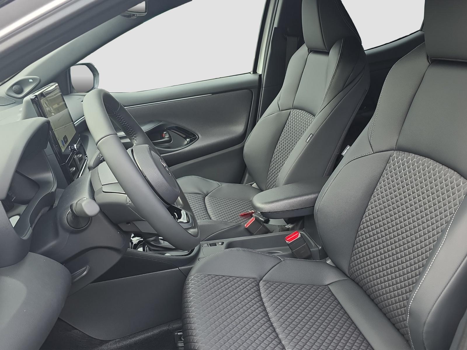 TOYOTA Yaris 1.5 VVT-i HSD Premium-image-9