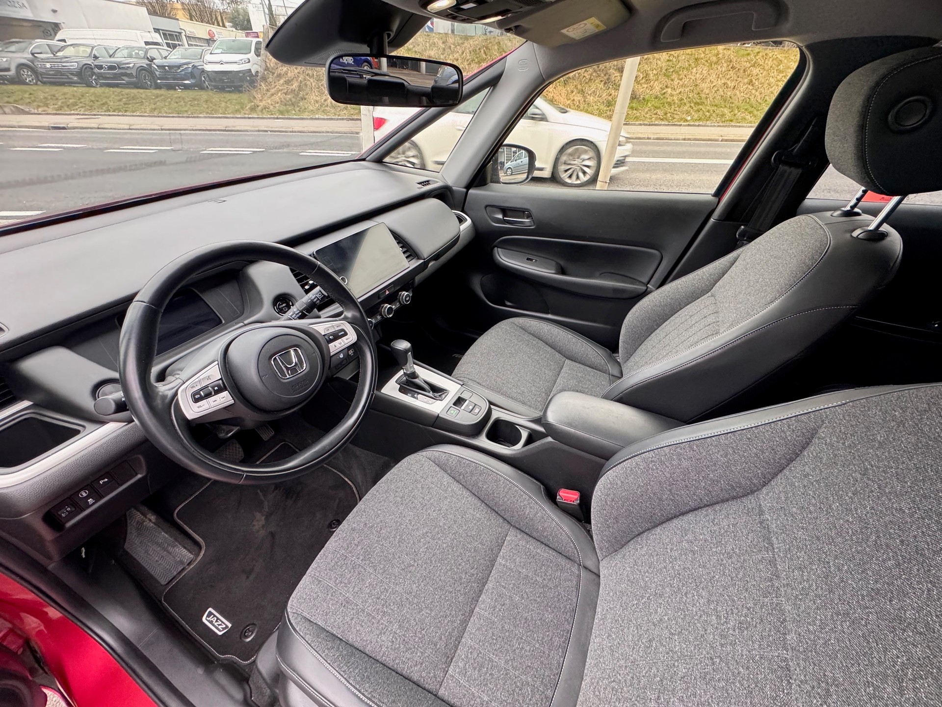 HONDA Jazz 1.5i-MMD Executive E-CVT-image-7
