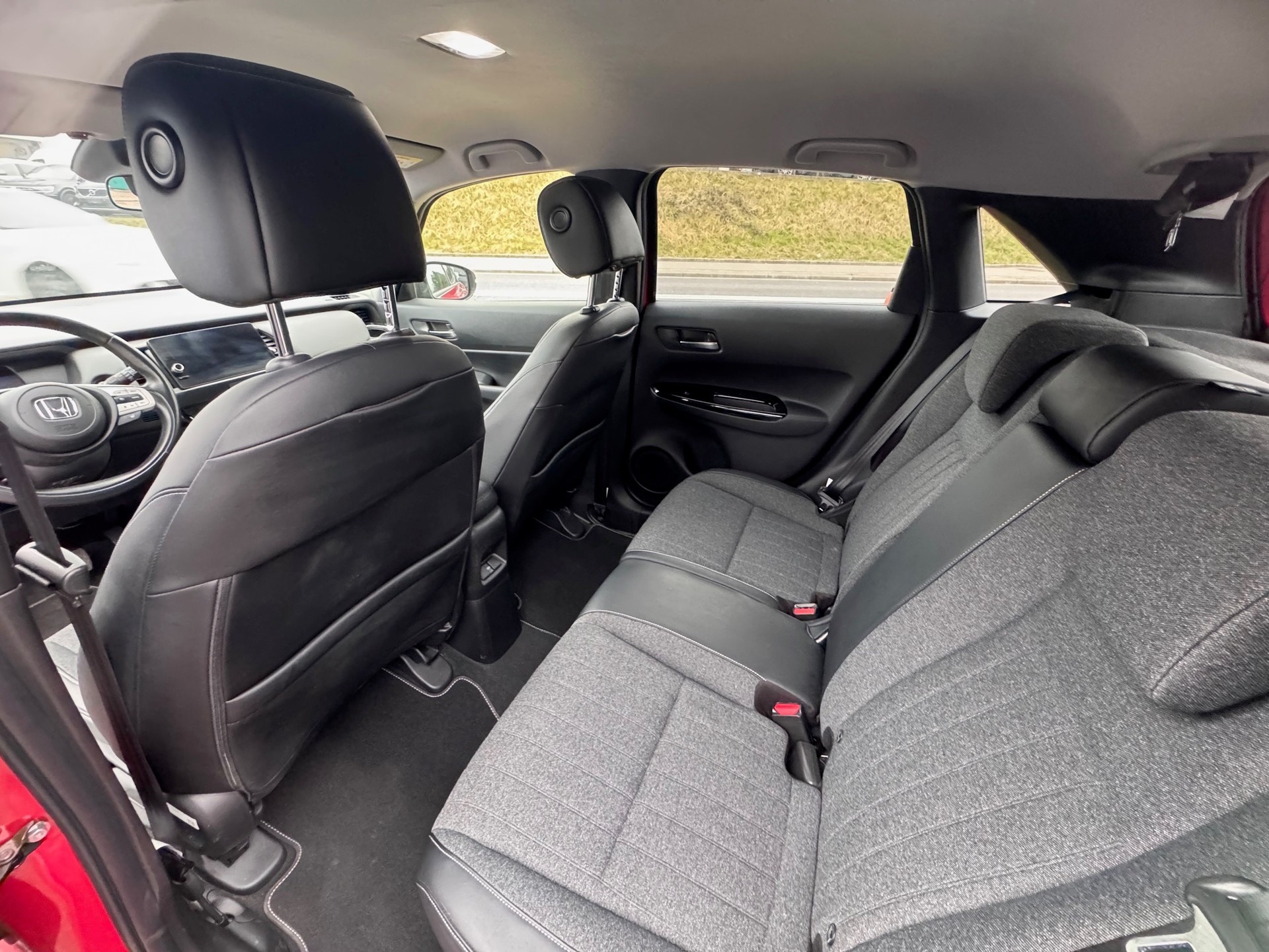 HONDA Jazz 1.5i-MMD Executive E-CVT-image-8