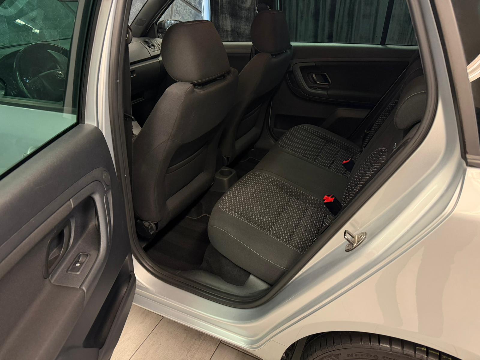 SKODA Fabia 1.4 TSI RS DSG-image-12