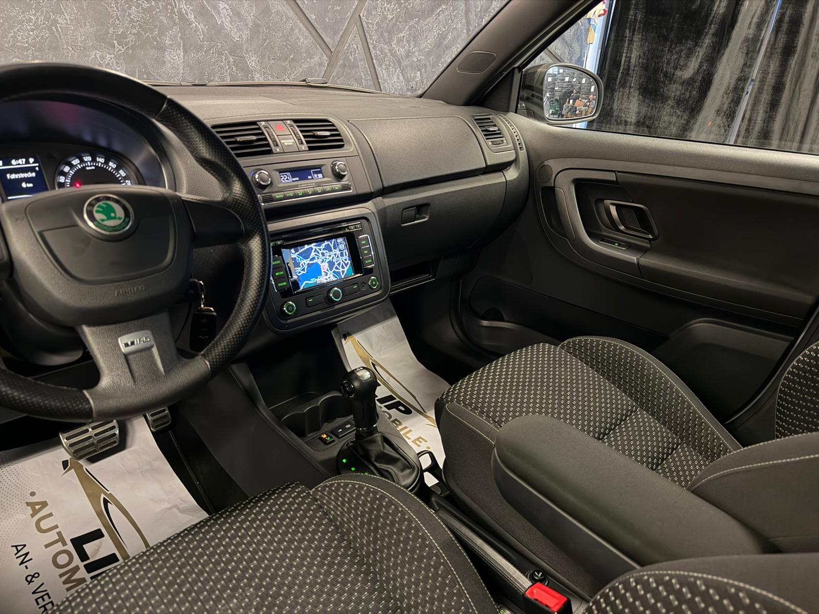 SKODA Fabia 1.4 TSI RS DSG-image-9