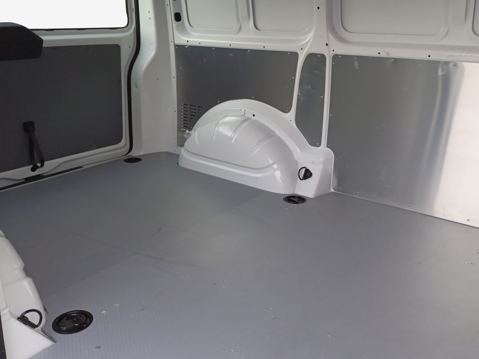 VW T6.1 2.0 TDI Entry-image-11