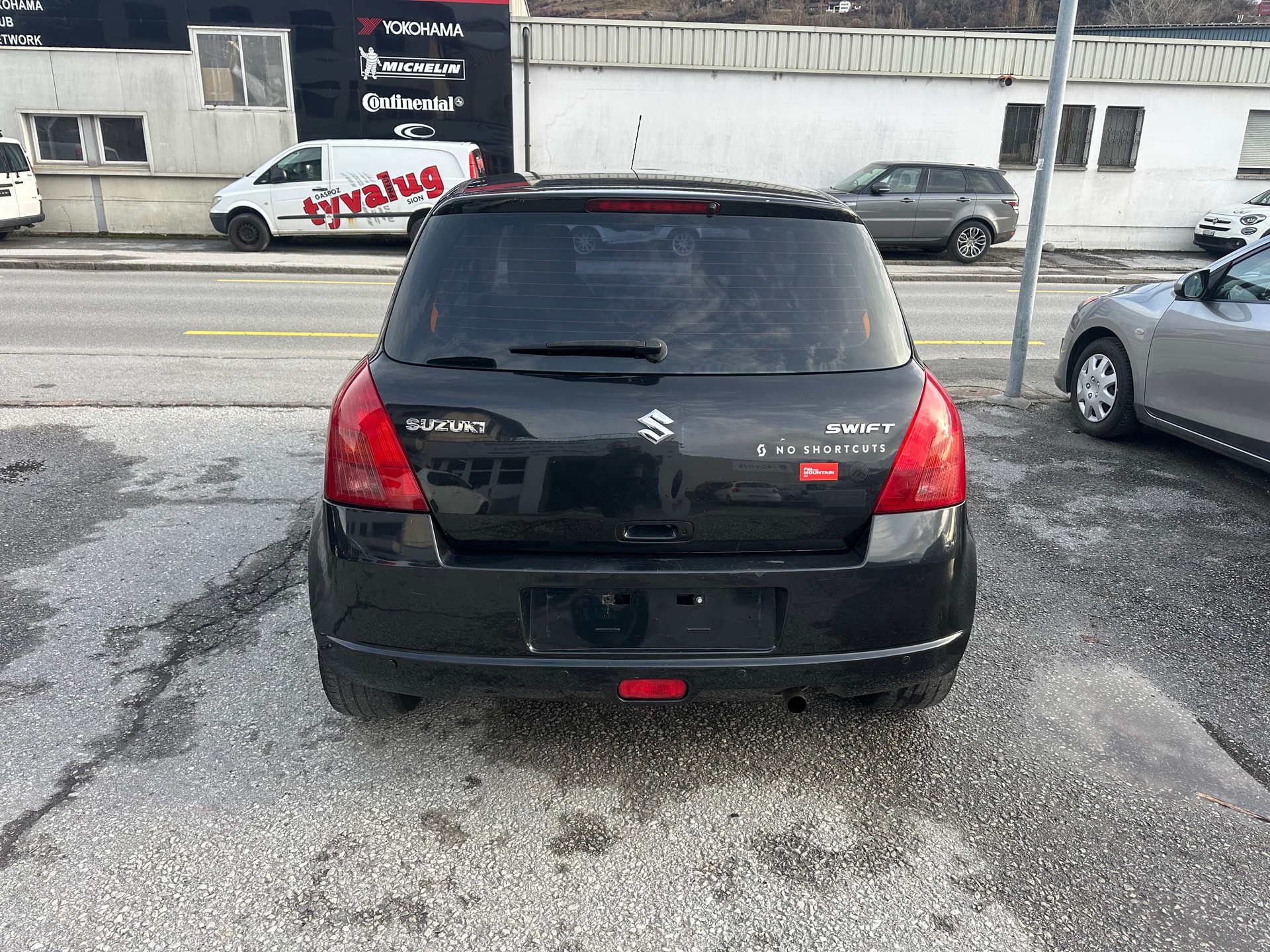 SUZUKI Swift 1.3i 16V GL-image-4