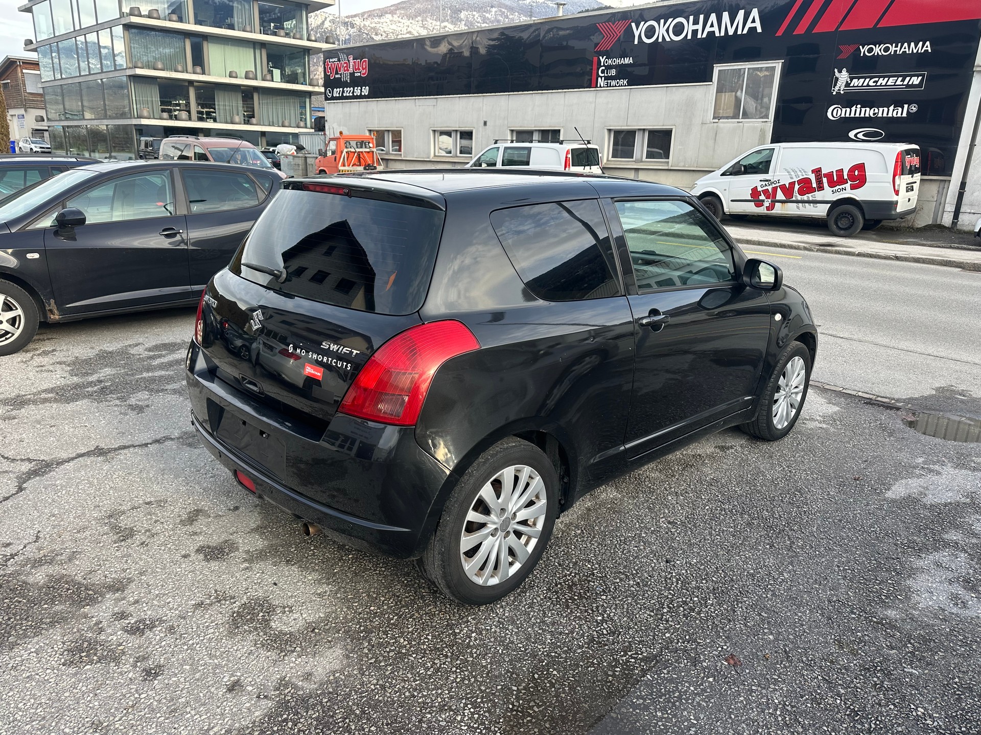 SUZUKI Swift 1.3i 16V GL-image-3