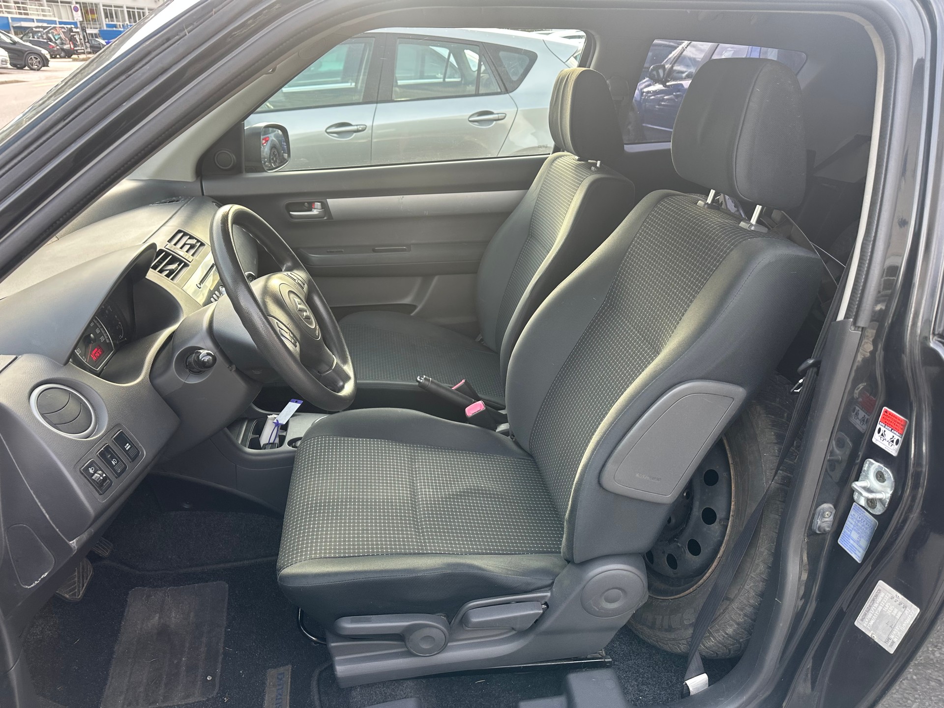 SUZUKI Swift 1.3i 16V GL-image-6