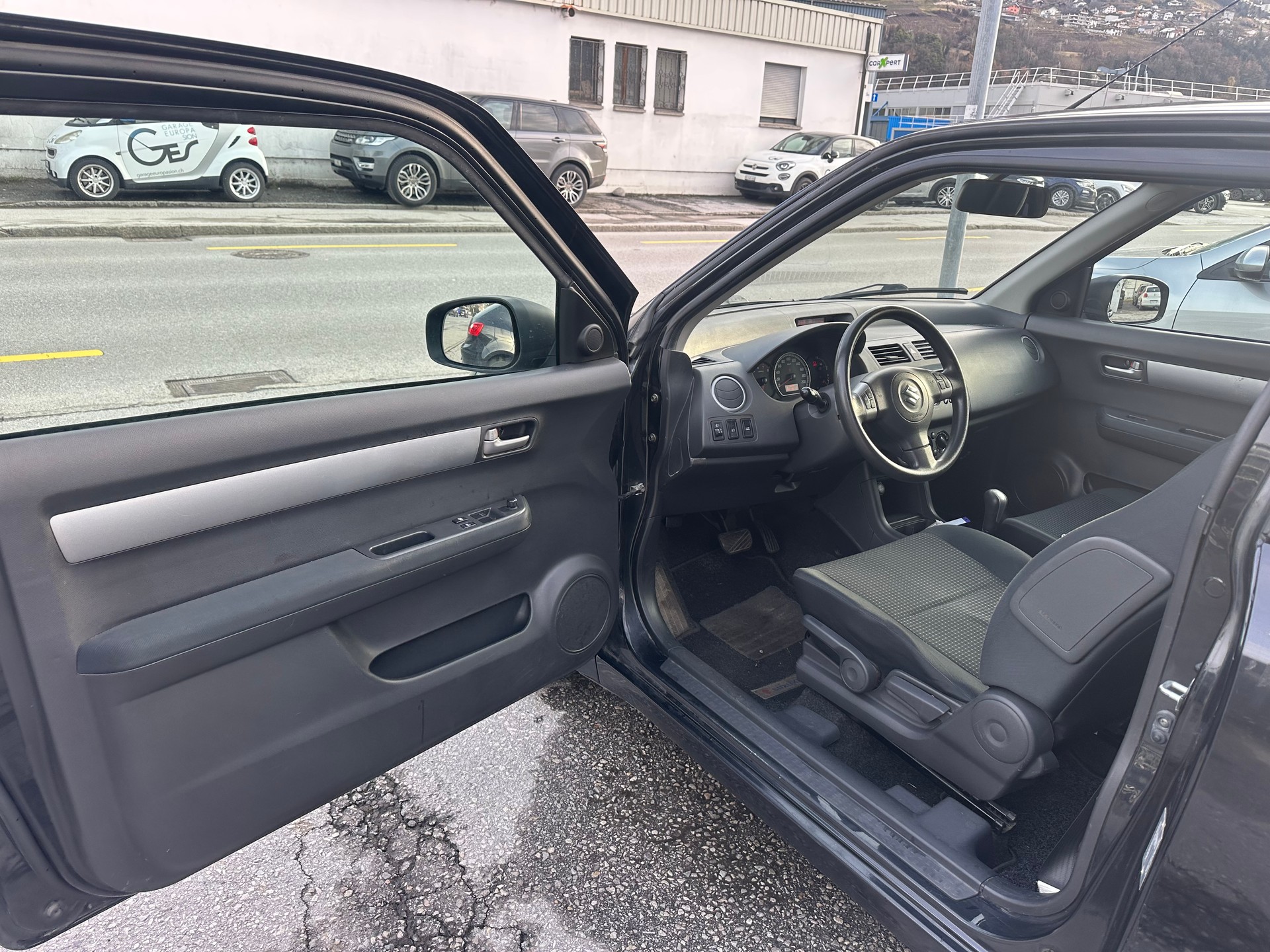 SUZUKI Swift 1.3i 16V GL-image-7