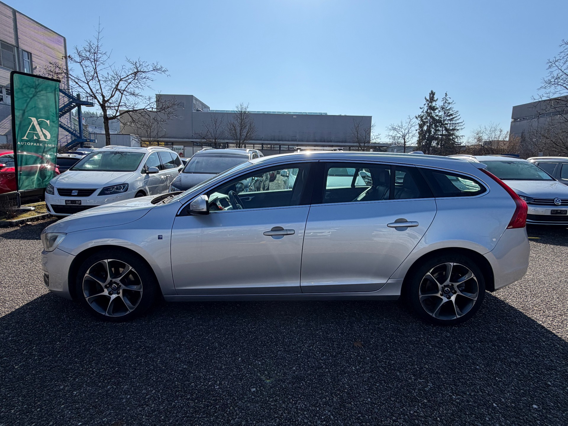 VOLVO V60 D4 OceanRace Geartronic-image-7