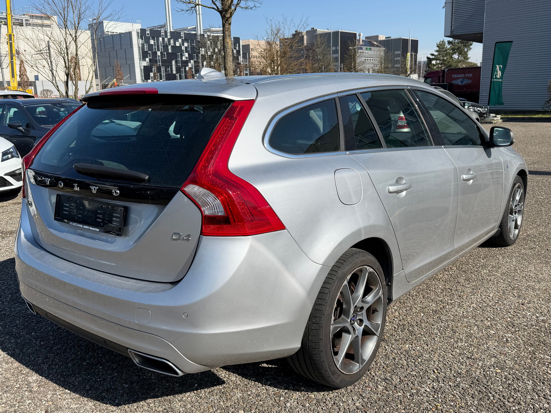 VOLVO V60 D4 OceanRace Geartronic-image-4