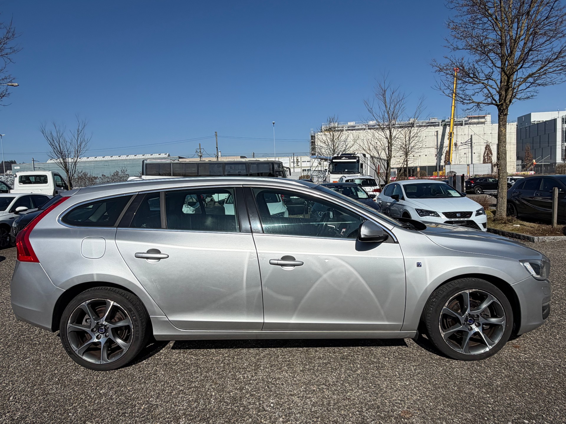 VOLVO V60 D4 OceanRace Geartronic-image-3