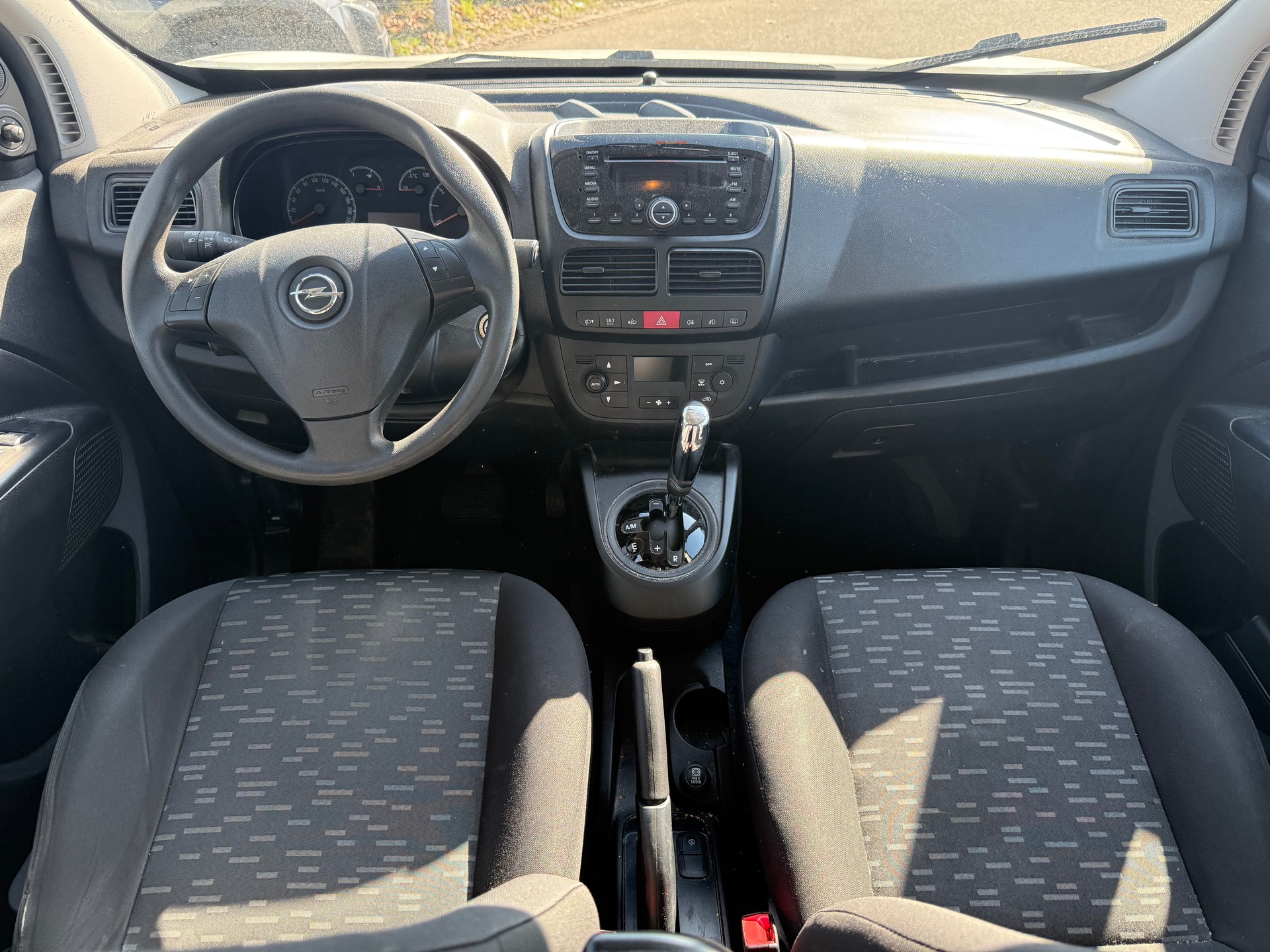 OPEL Combo 1.6 CDTI ecoFLEX Easytronic 2.4 L1H1-image-11