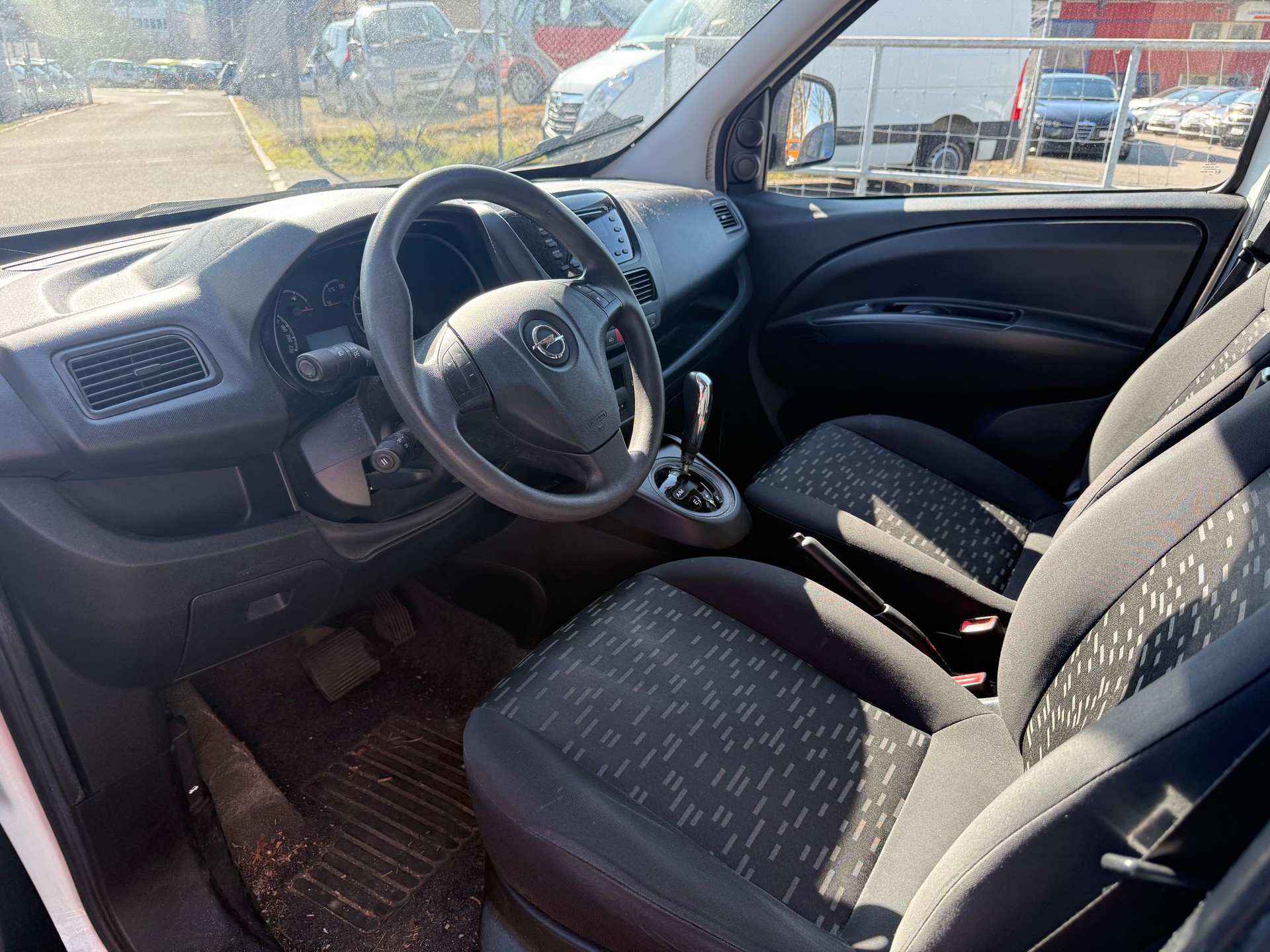 OPEL Combo 1.6 CDTI ecoFLEX Easytronic 2.4 L1H1-image-9