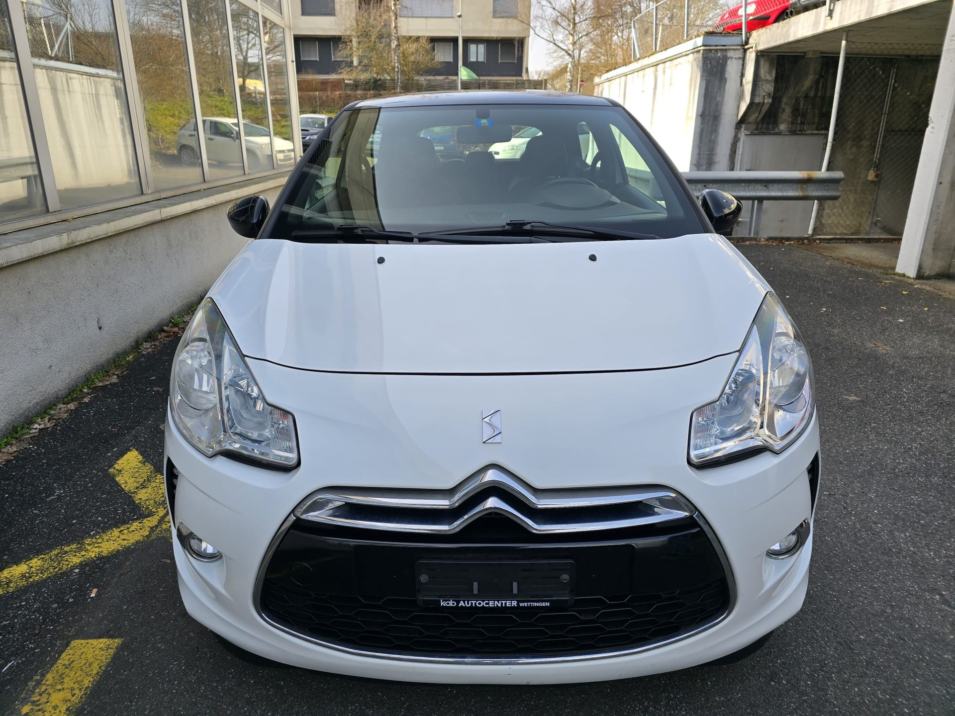 DS AUTOMOBILES DS3 1.2 VTi Chic-image-1