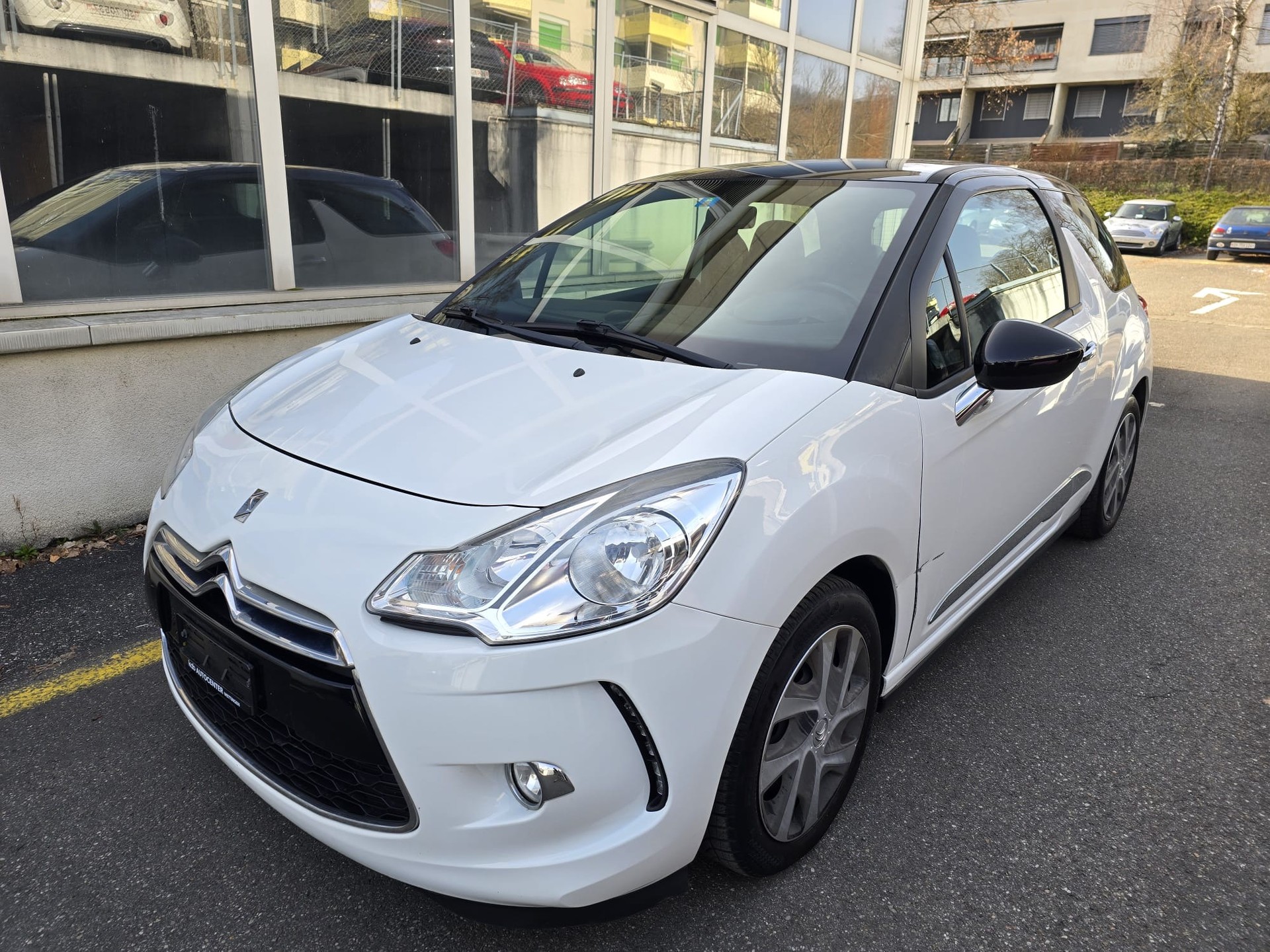 DS AUTOMOBILES DS3 1.2 VTi Chic-image-0
