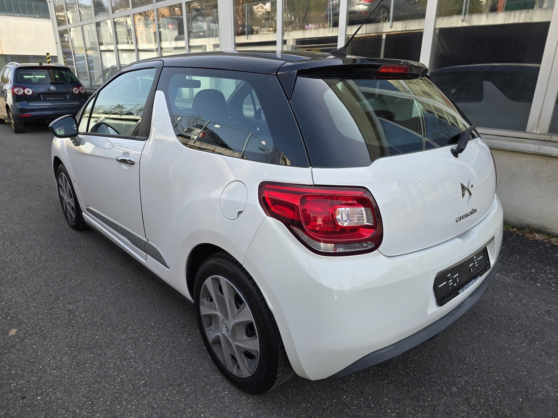 DS AUTOMOBILES DS3 1.2 VTi Chic-image-4