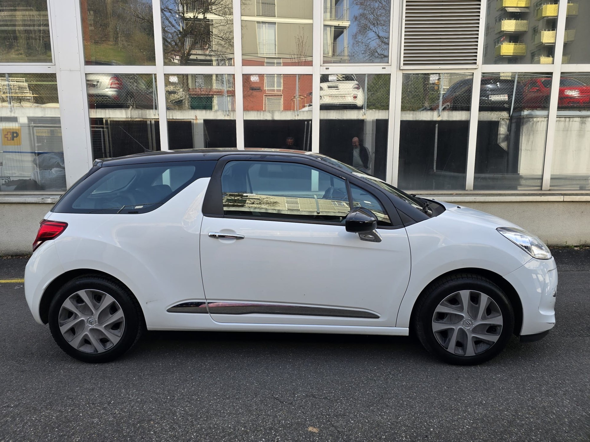 DS AUTOMOBILES DS3 1.2 VTi Chic-image-5