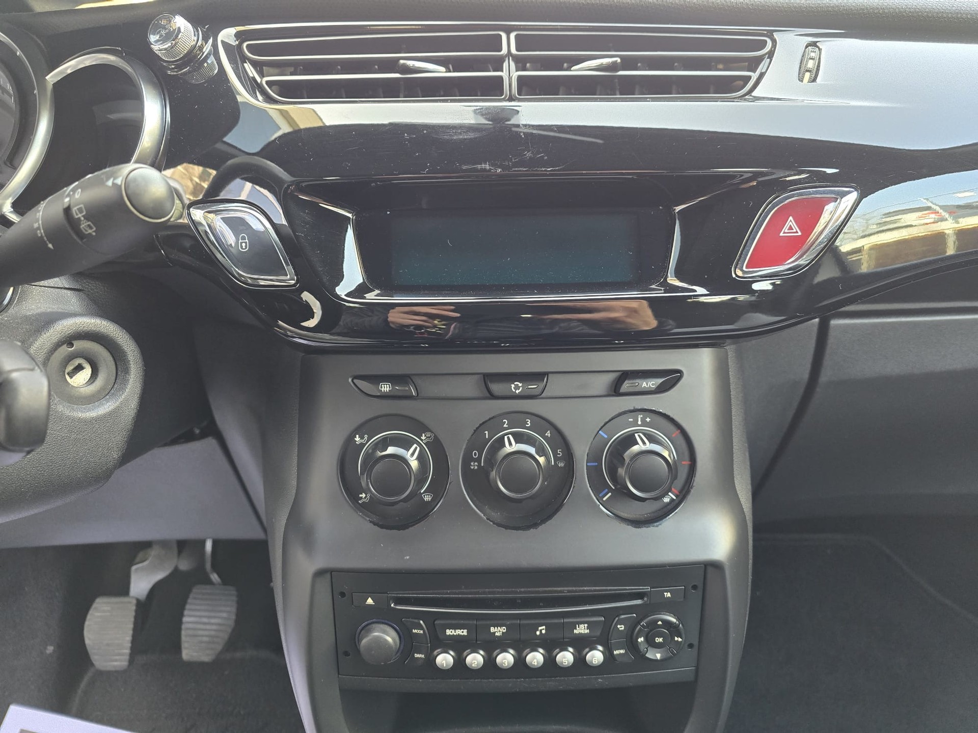 DS AUTOMOBILES DS3 1.2 VTi Chic-image-10