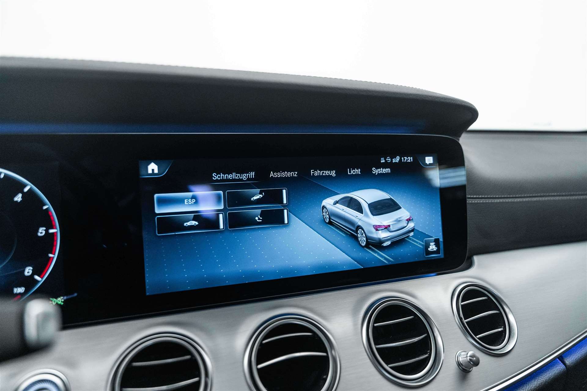 MERCEDES-BENZ MERCEDES-BENZ E 200 d FACELIFT! AMG Line 9G-Tronic-image-24