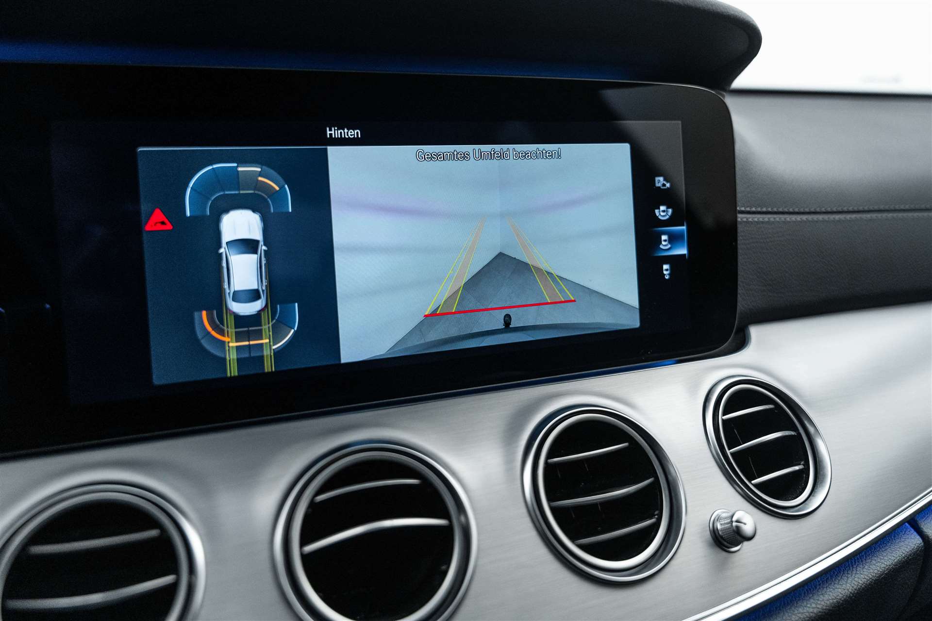 MERCEDES-BENZ E 200 d AMG Line 9G-Tronic-image-20
