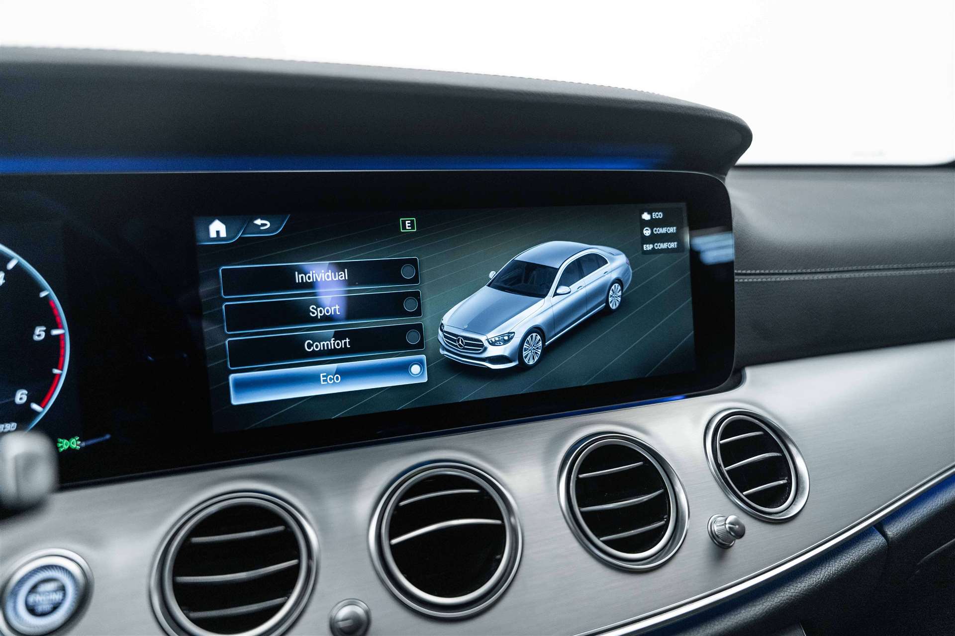 MERCEDES-BENZ MERCEDES-BENZ E 200 d FACELIFT! AMG Line 9G-Tronic-image-25