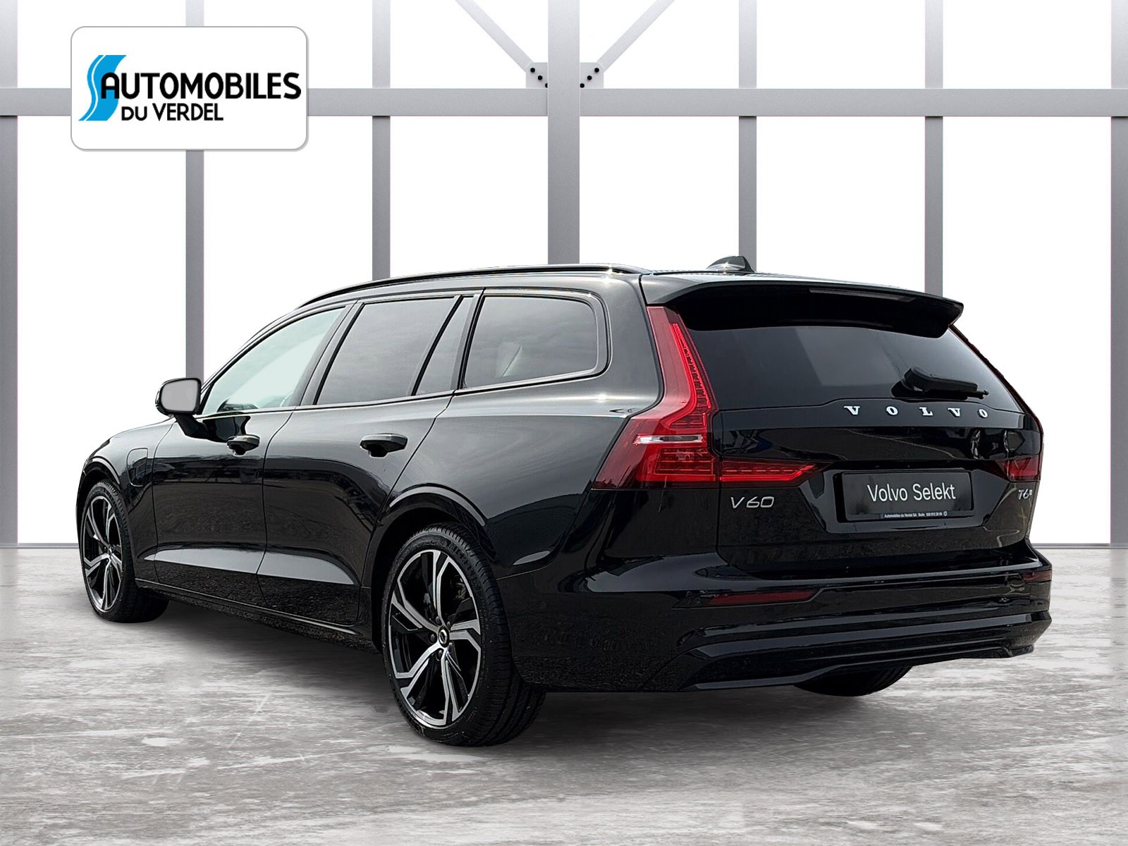 VOLVO V60 2.0 T6 TE Plus Dark eAWD-image-2