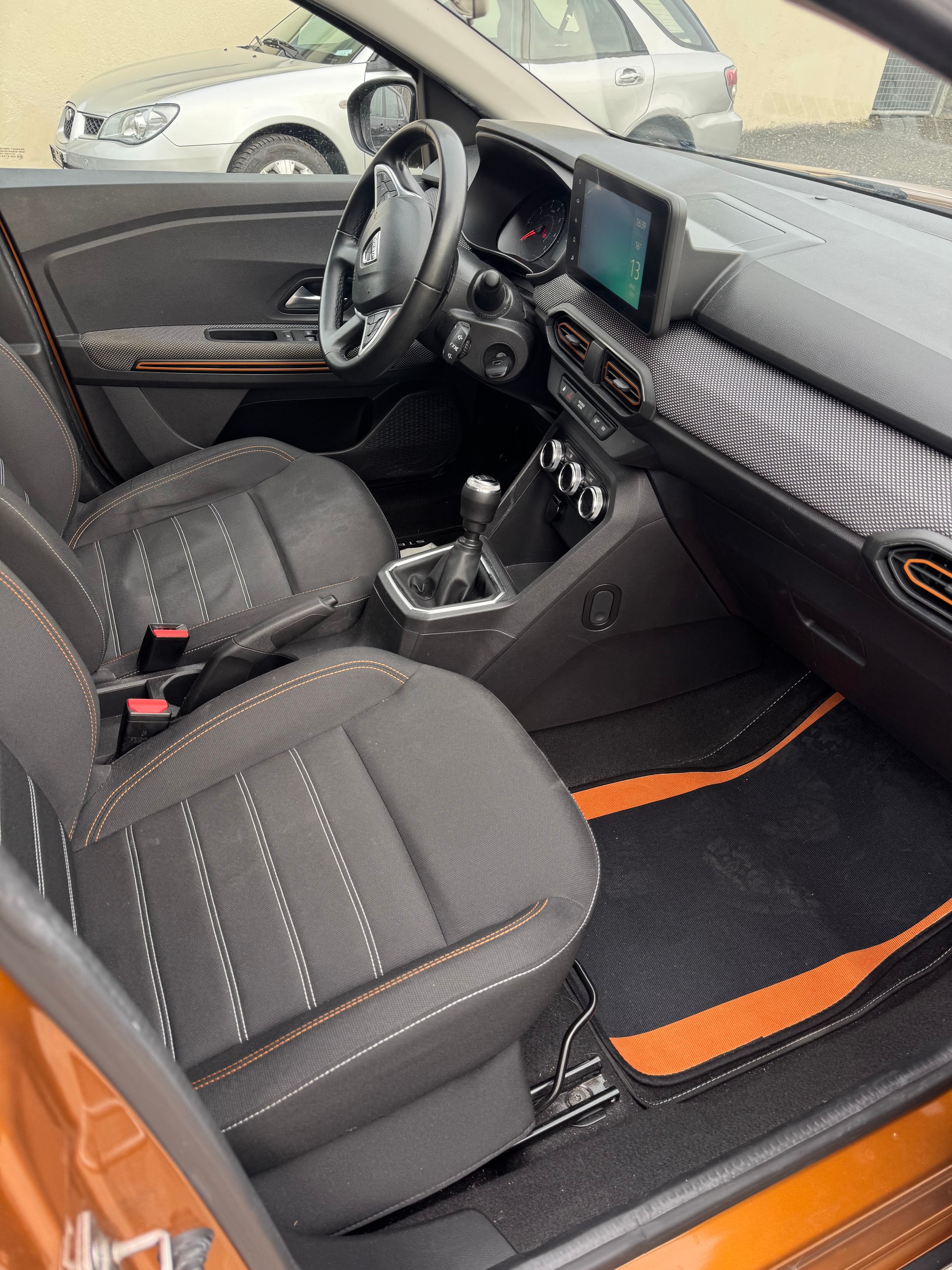DACIA Sandero Stepway TCe 90 Essential-image-9