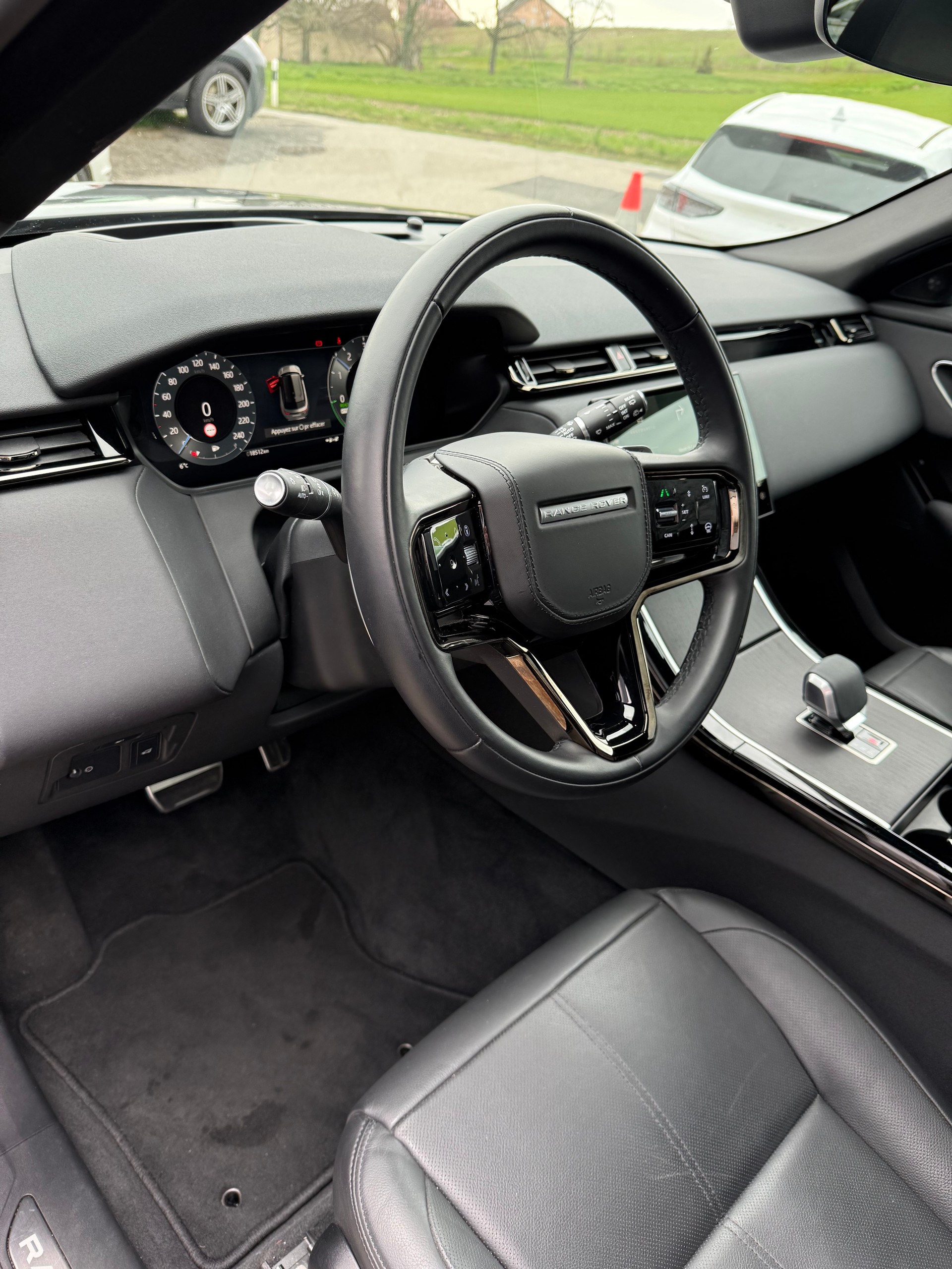 LAND ROVER Range Rover Velar P400e 2.0 I4 PHEV Dynamic SE Automatic-image-7