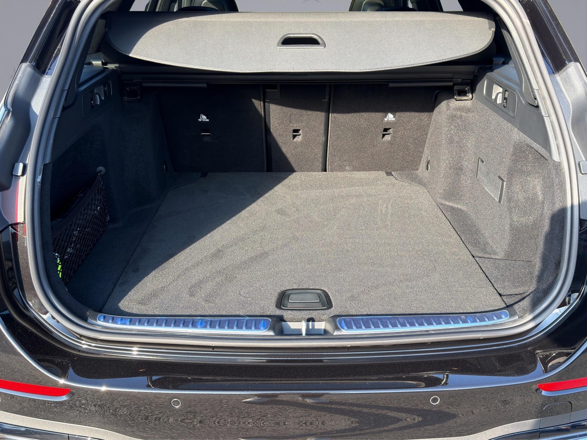 MERCEDES-BENZ C 220 d Swiss Star AMG Line 4matic Kombi-image-17