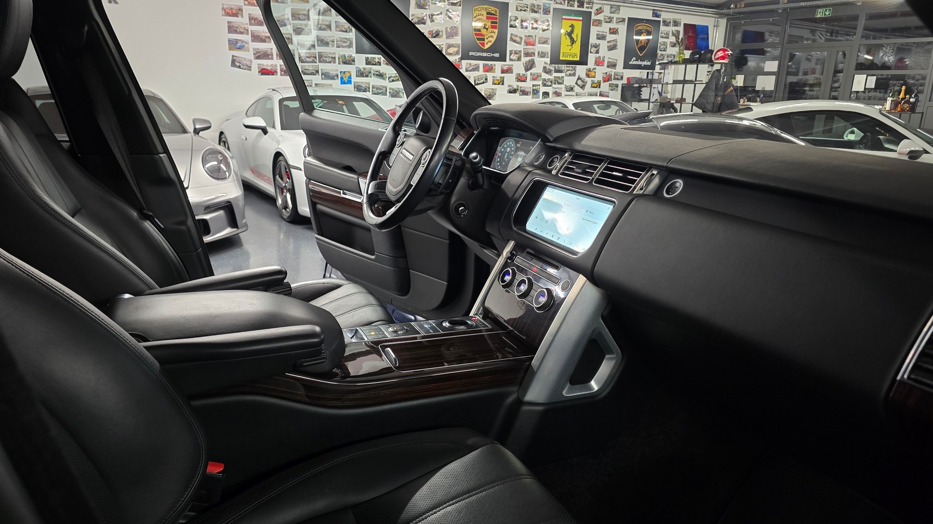 LAND ROVER Range Rover 3.0 TDV6 HSE Automatic-image-19