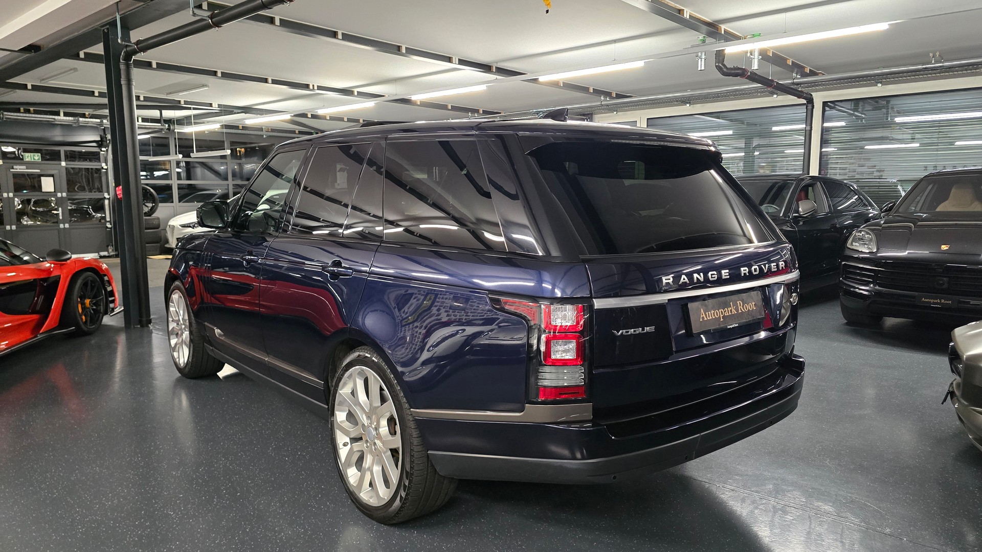 LAND ROVER Range Rover 3.0 TDV6 HSE Automatic-image-8