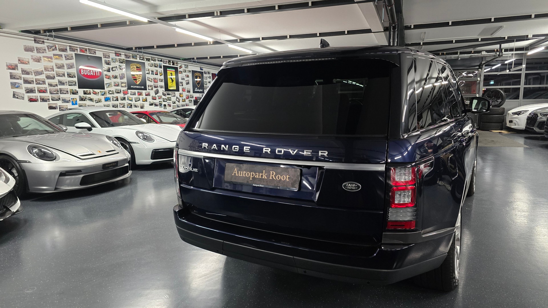 LAND ROVER Range Rover 3.0 TDV6 HSE Automatic-image-6