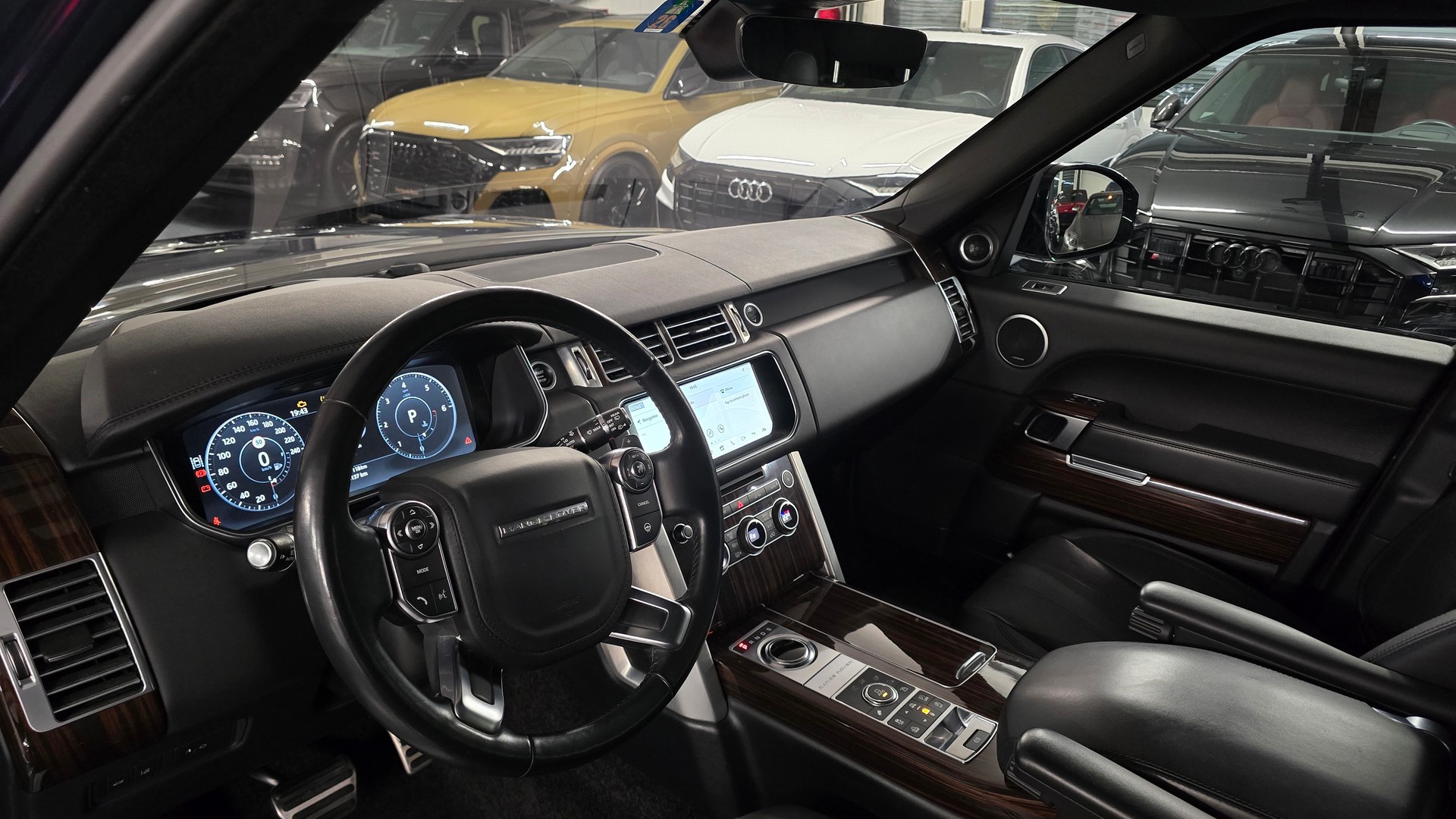 LAND ROVER Range Rover 3.0 TDV6 HSE Automatic-image-14