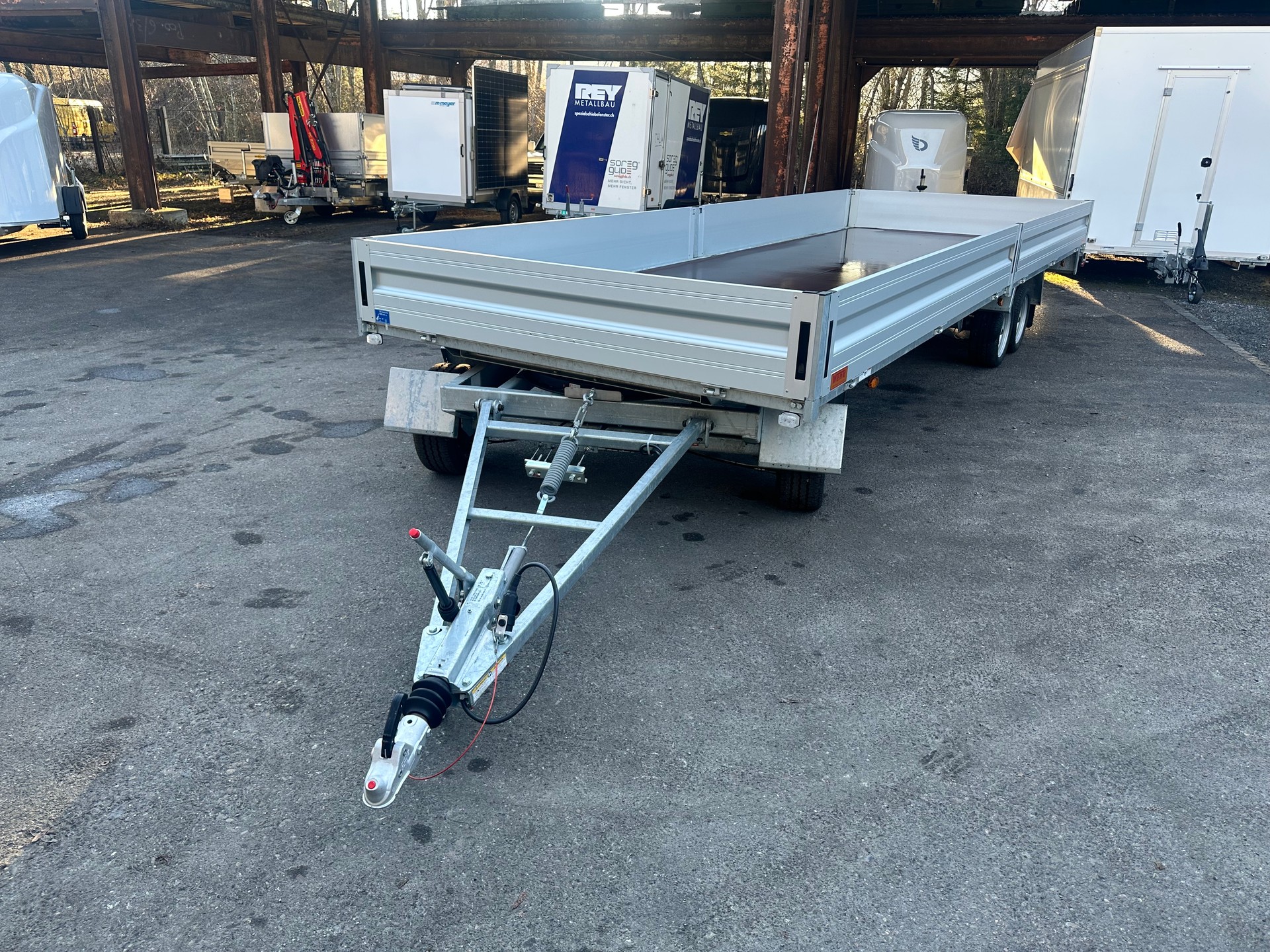 HUMBAUR HD 356121 3-Achser-showroom-element-1