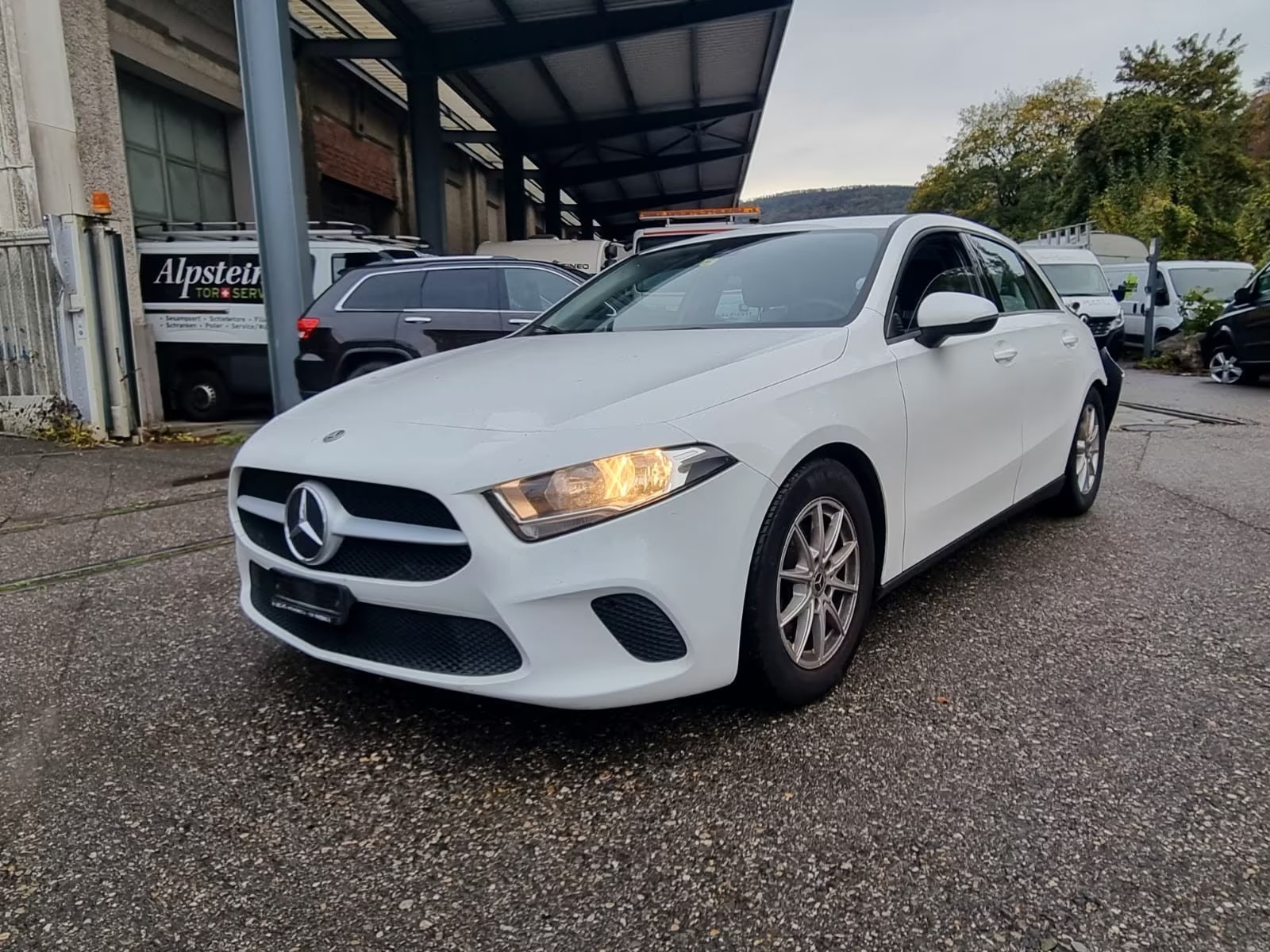 MERCEDES-BENZ A 180 d Style 7G-DCT-image-1