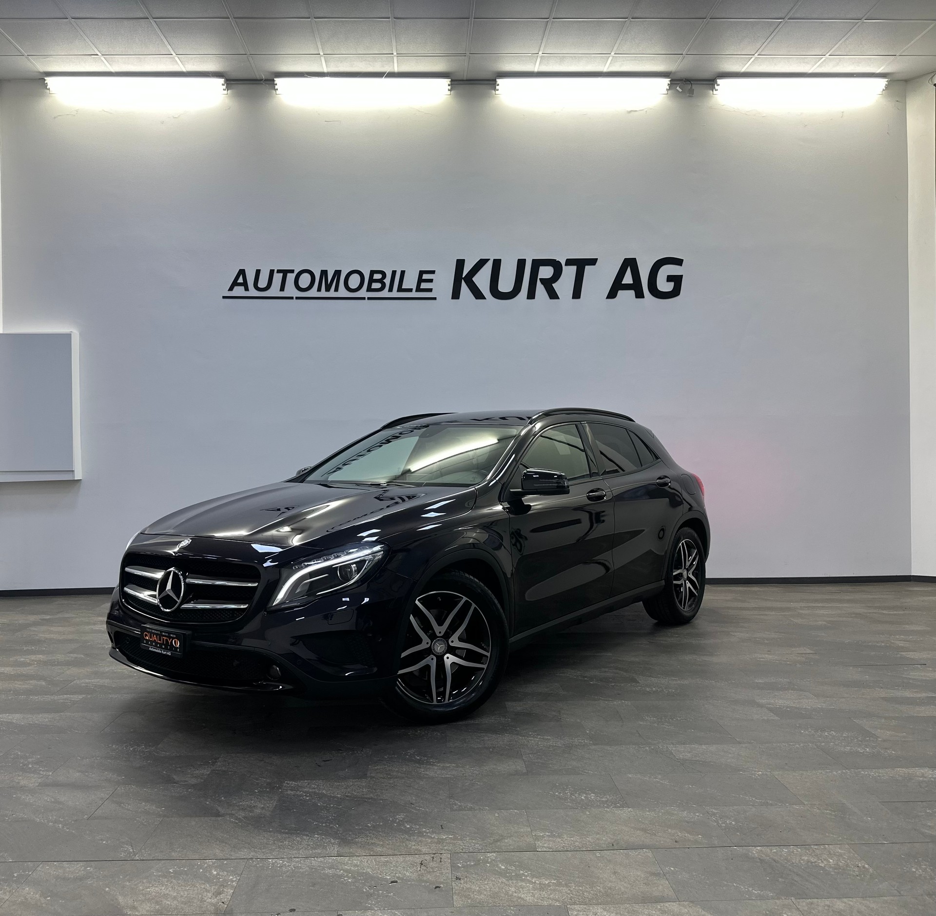 MERCEDES-BENZ GLA 250 4Matic 7G-DCT-image-0