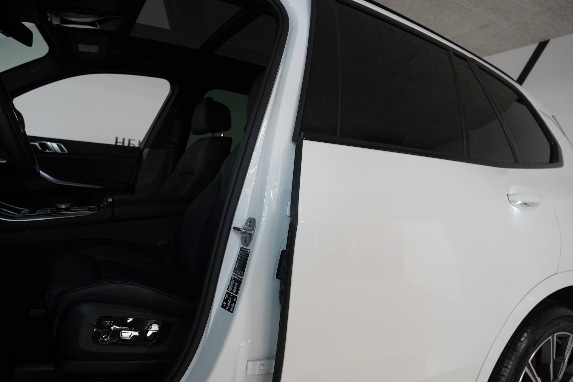BMW X5 xDrive 48V 30d M Sport Steptronic-image-10
