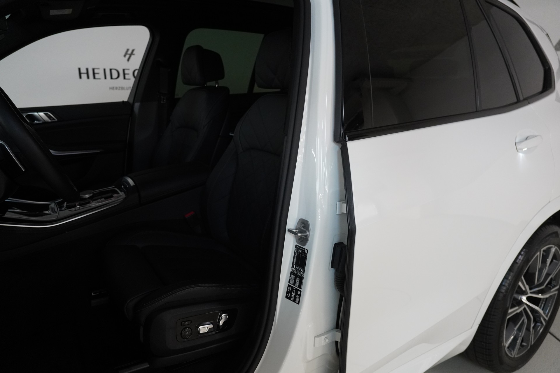 BMW X5 xDrive 48V 30d M Sport Steptronic-image-11