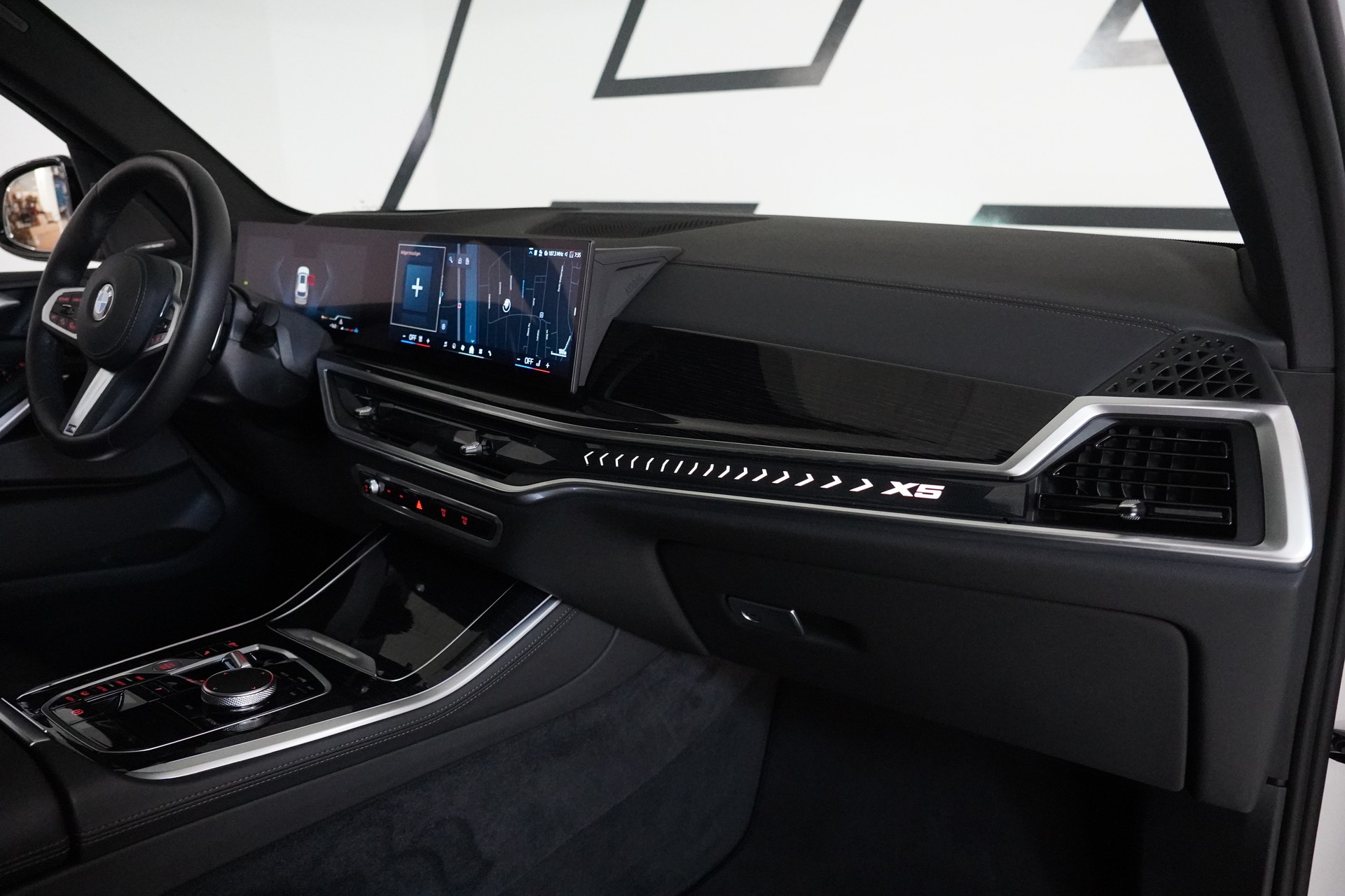BMW X5 xDrive 48V 30d M Sport Steptronic-image-16